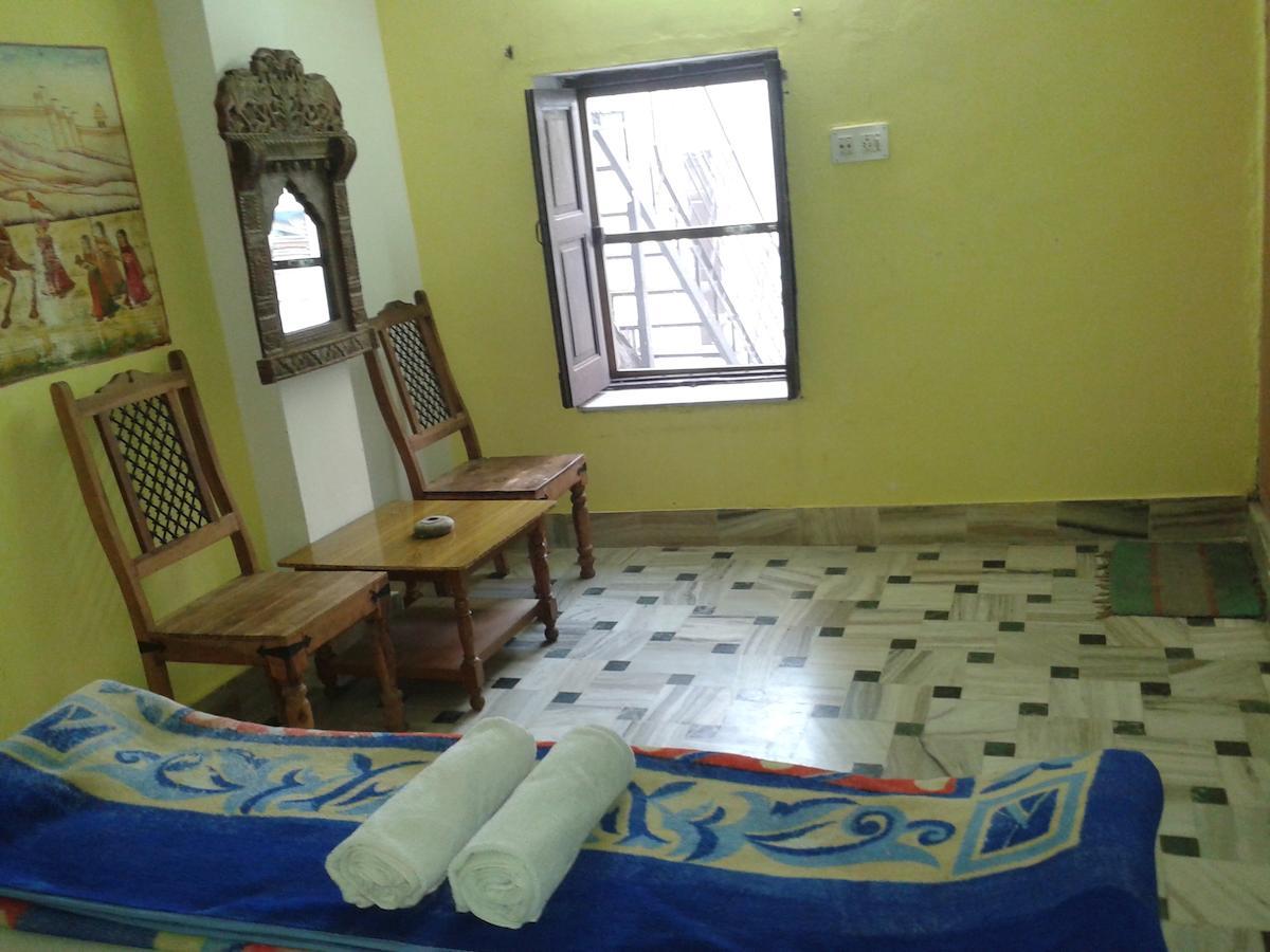 Hare Krishna Home Stay Guest House ジョードプル 部屋 写真
