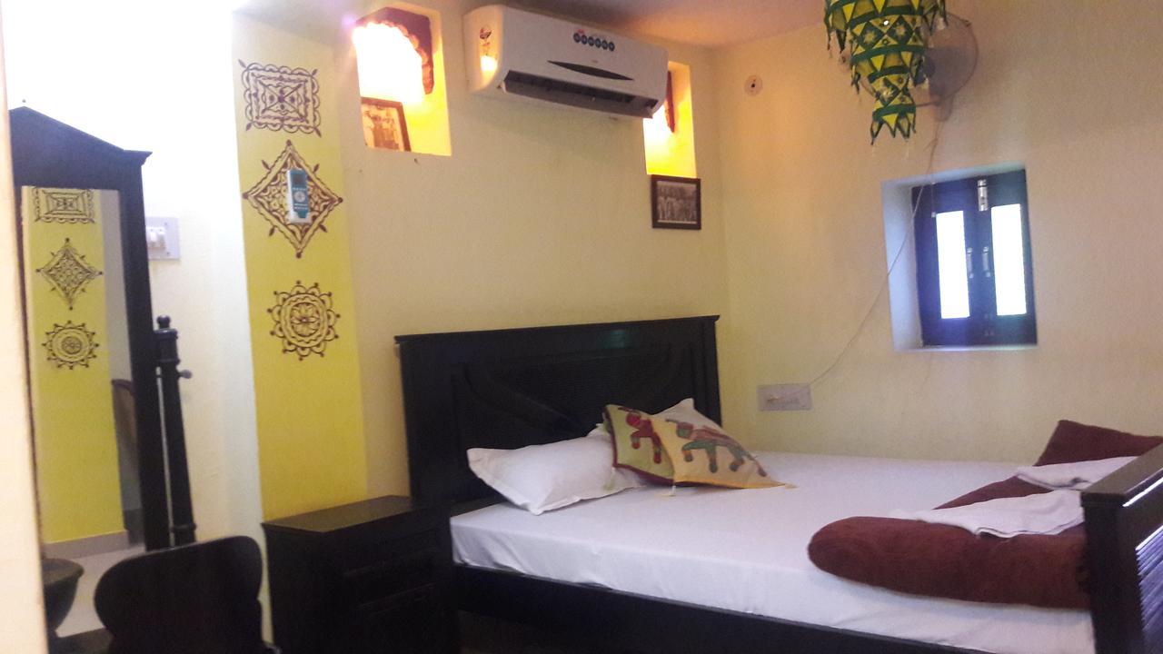 Hare Krishna Home Stay Guest House ジョードプル エクステリア 写真
