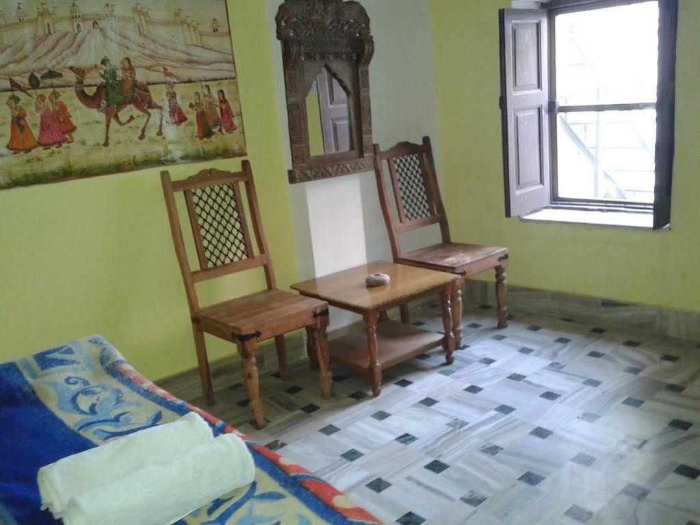 Hare Krishna Home Stay Guest House ジョードプル エクステリア 写真